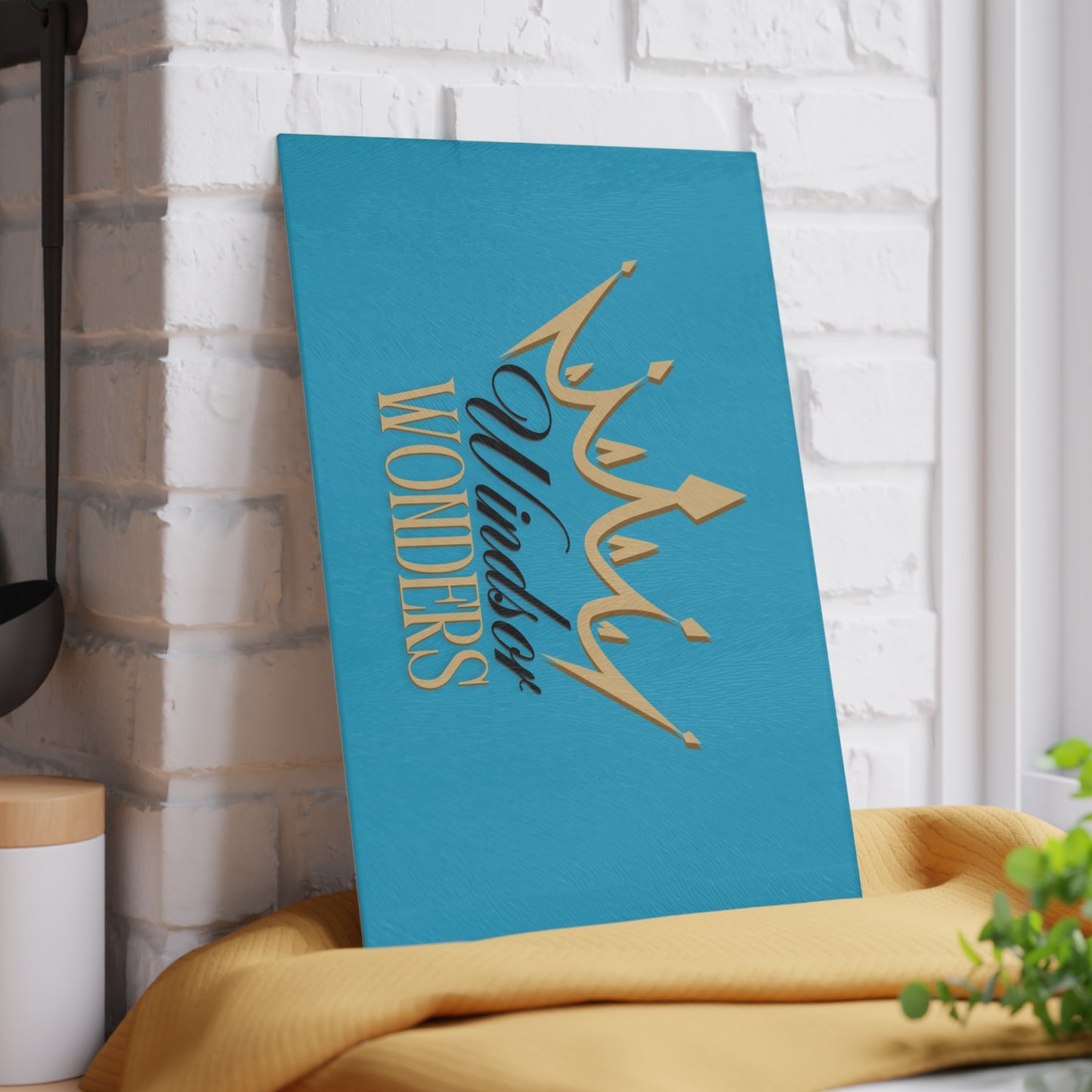 Elegant Windsor Wonders Crown Glass Cutting Board – Perfect Gift for Home Chefs, Kitchen Decor, Housewarming, Bridal Shower, Wedding Registry