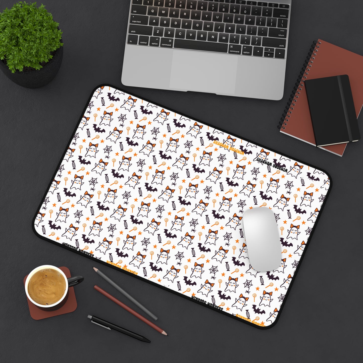Windsor Wonders Cute Ghosts Desk Mat