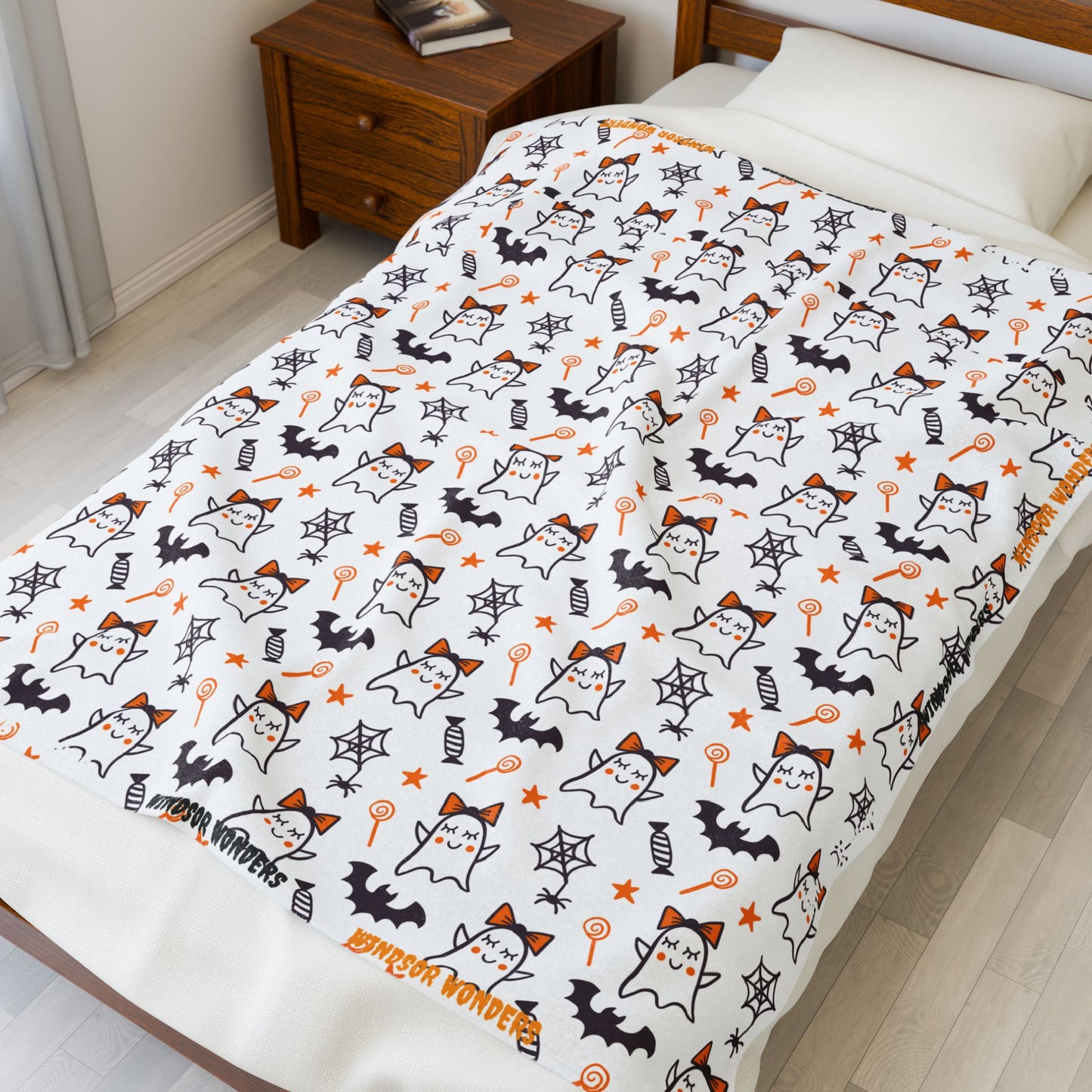 Windsor Wonders Cute Ghosts Halloween Velveteen Plush Blanket